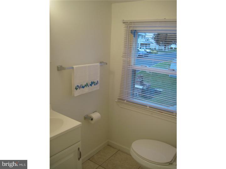 819 Byberry Road Philadelphia, PA 19116 - Photo 8 of 16 Bathroom