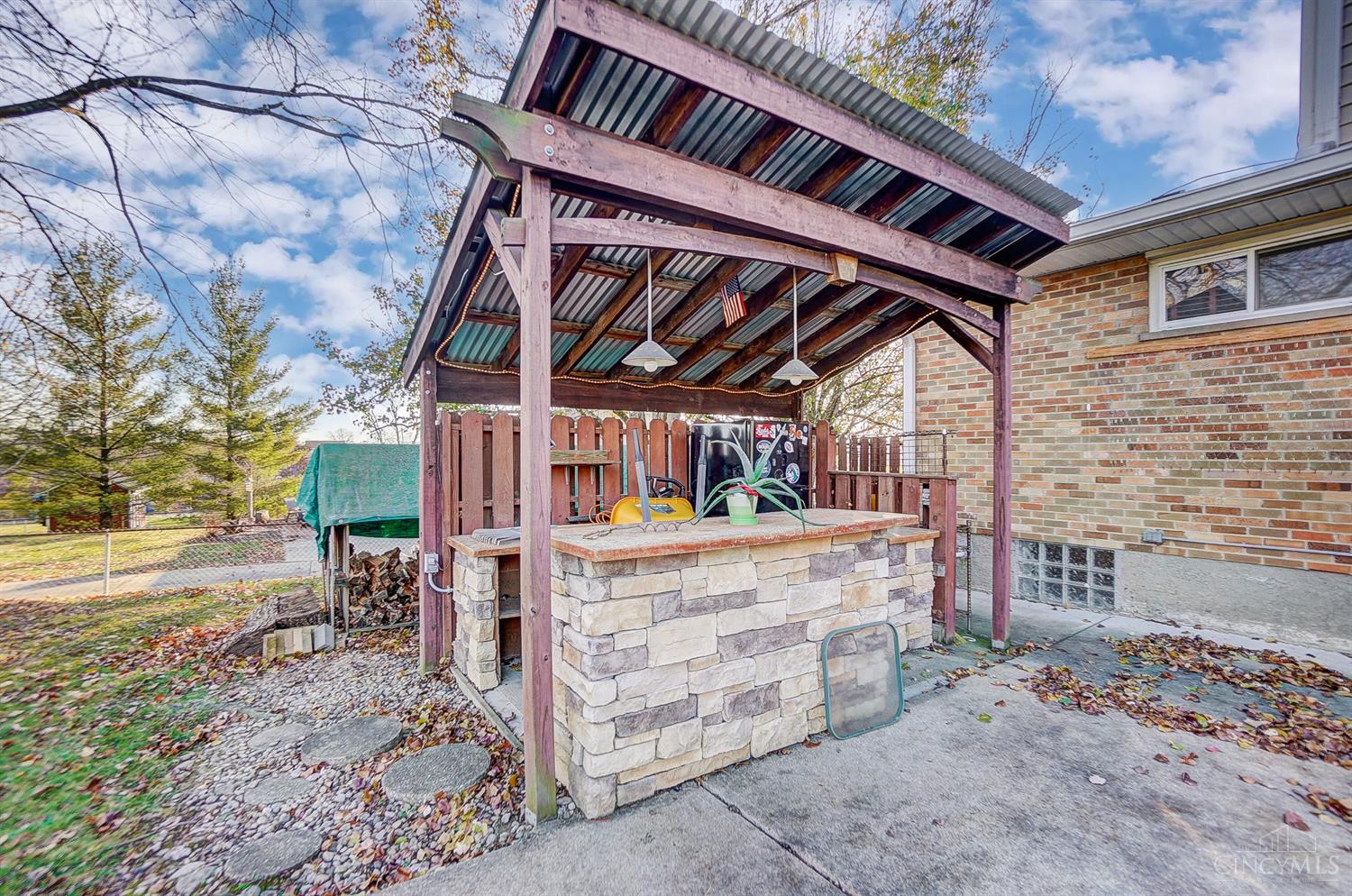 6070 Snyder Road Cincinnati, OH 45247 - Photo 35 of 41