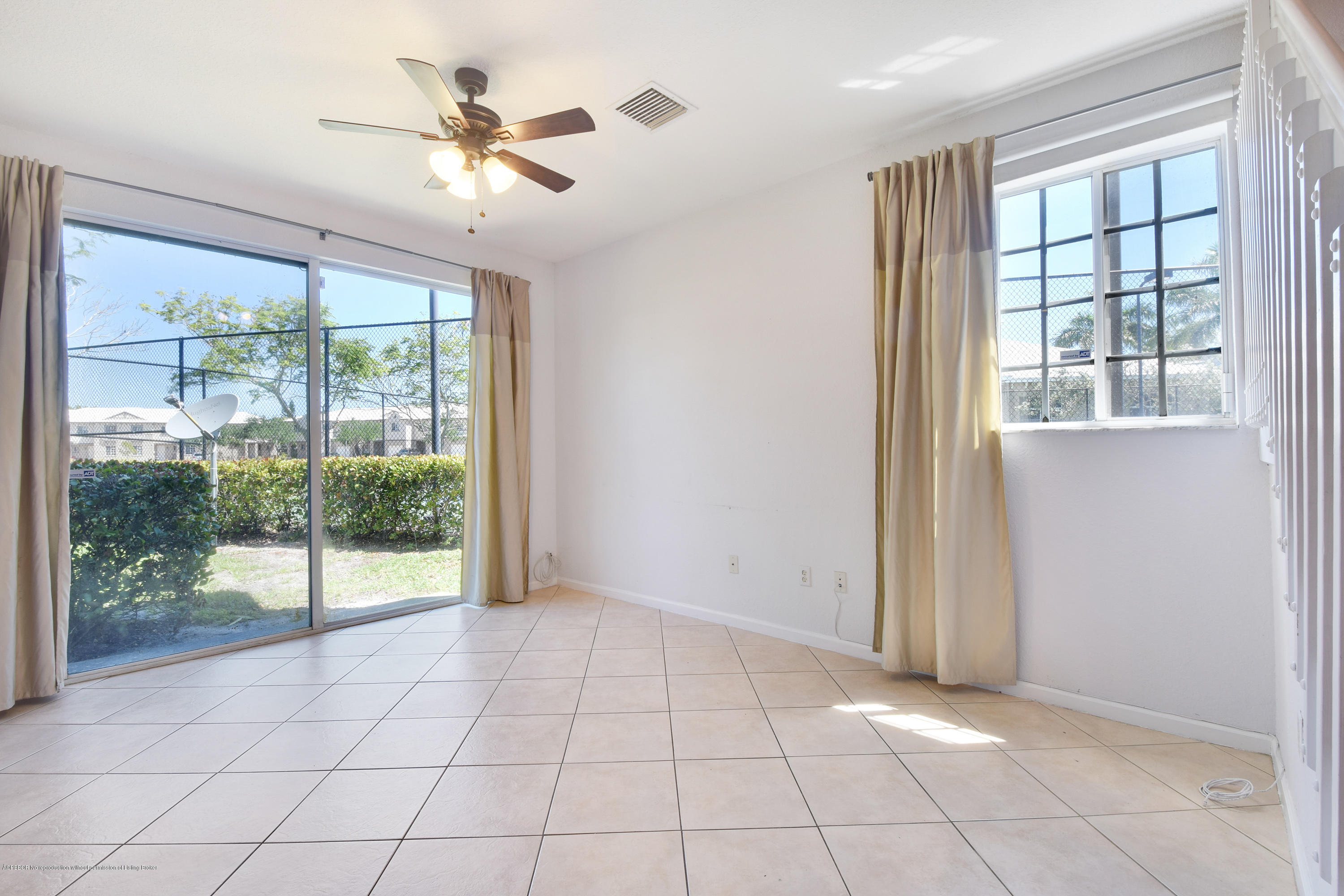 2016 Island Drive, Unit 2016 Riviera Beach, FL 33404 - Photo 20 of 51 DSC_0253