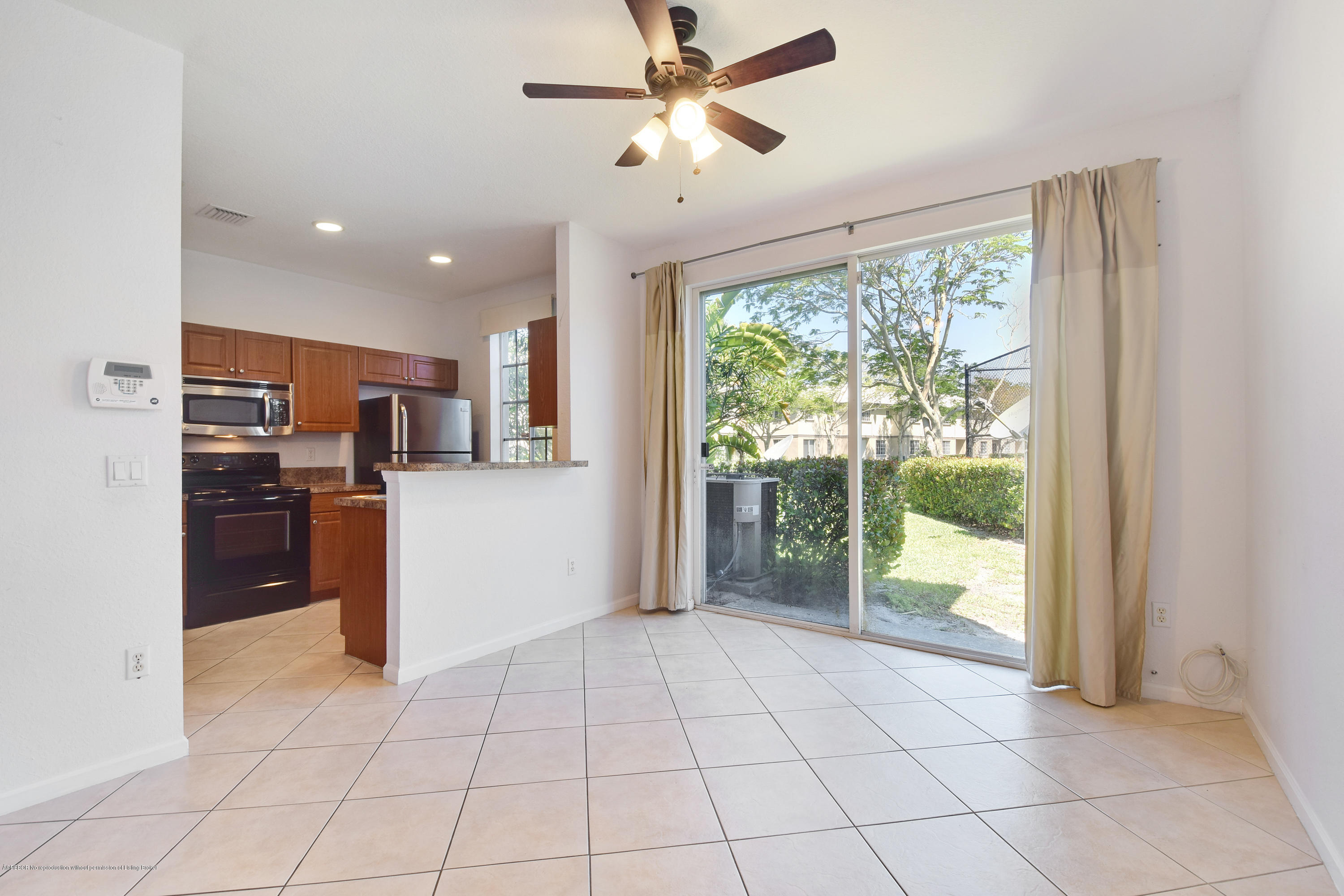 2016 Island Drive, Unit 2016 Riviera Beach, FL 33404 - Photo 21 of 51 DSC_0256