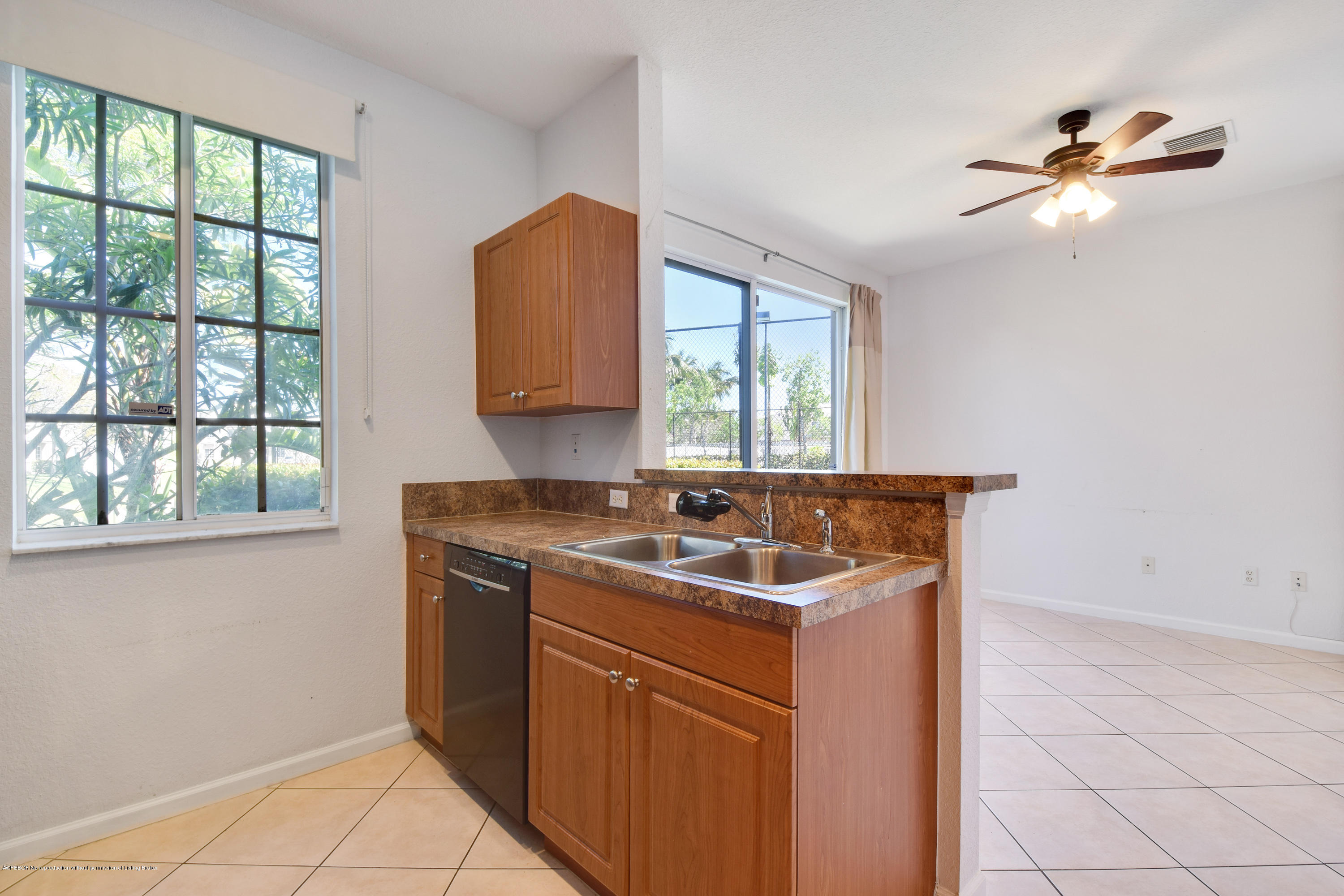 2016 Island Drive, Unit 2016 Riviera Beach, FL 33404 - Photo 25 of 51 DSC_0268