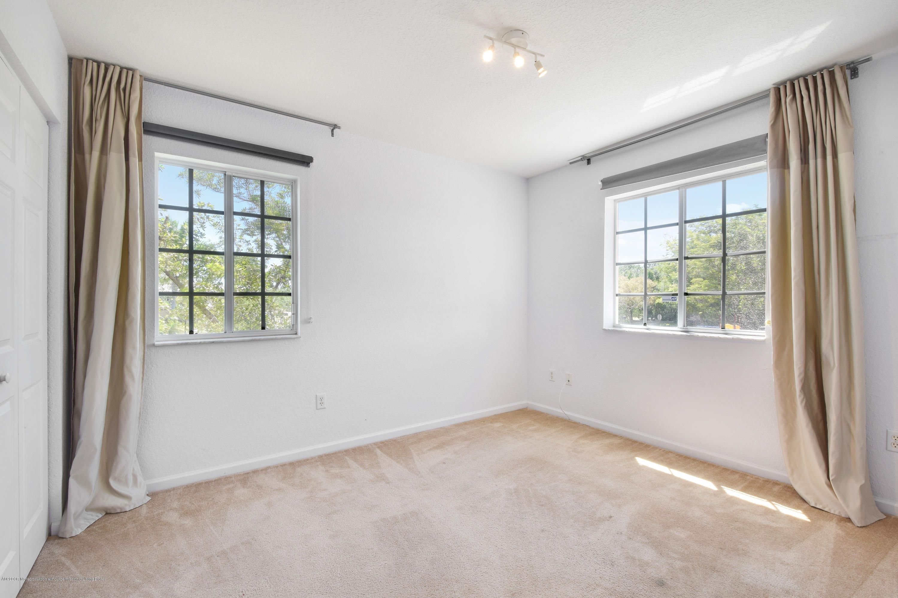 2016 Island Drive, Unit 2016 Riviera Beach, FL 33404 - Photo 28 of 51 DSC_0286
