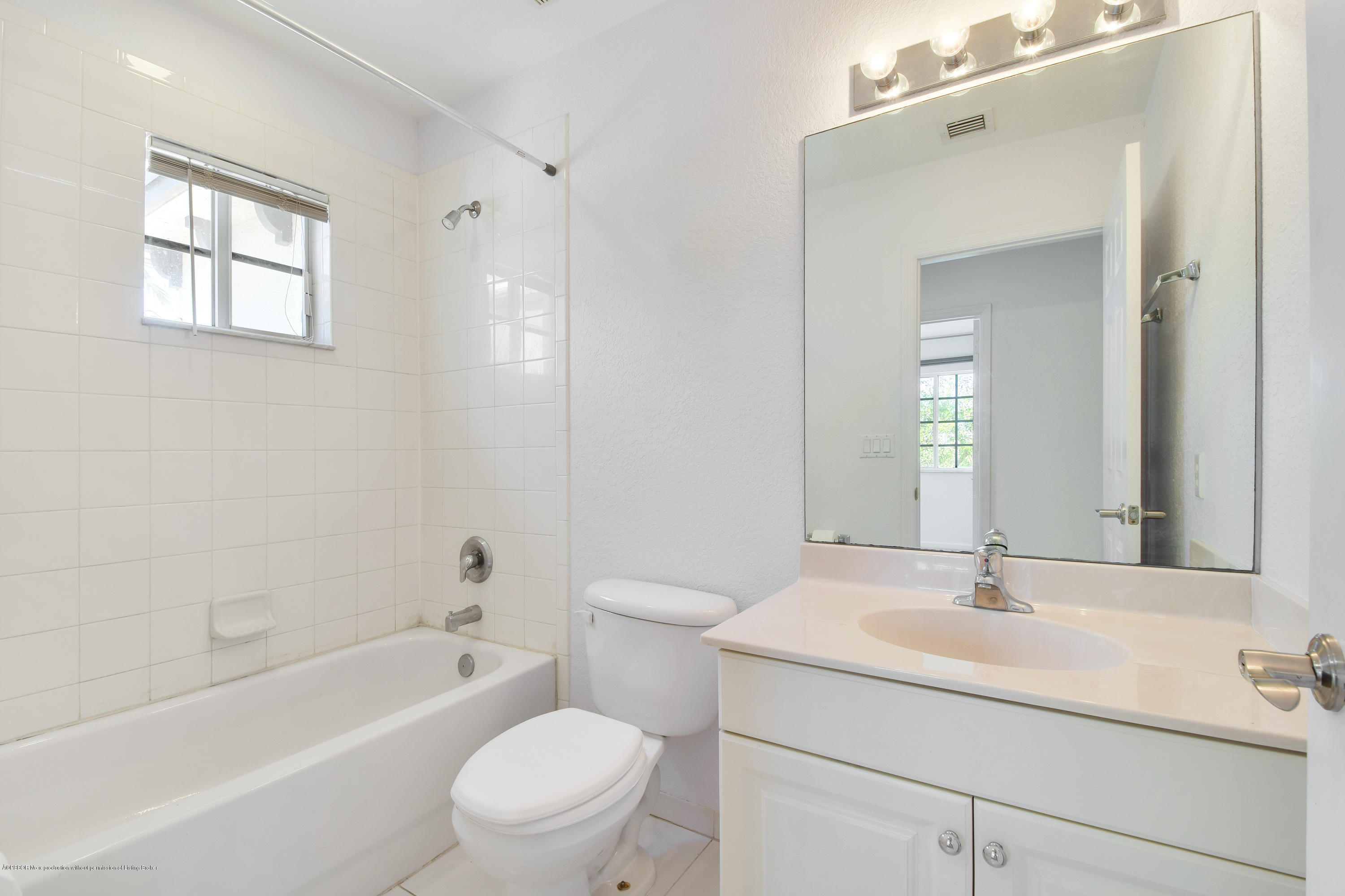 2016 Island Drive, Unit 2016 Riviera Beach, FL 33404 - Photo 31 of 51 DSC_0295