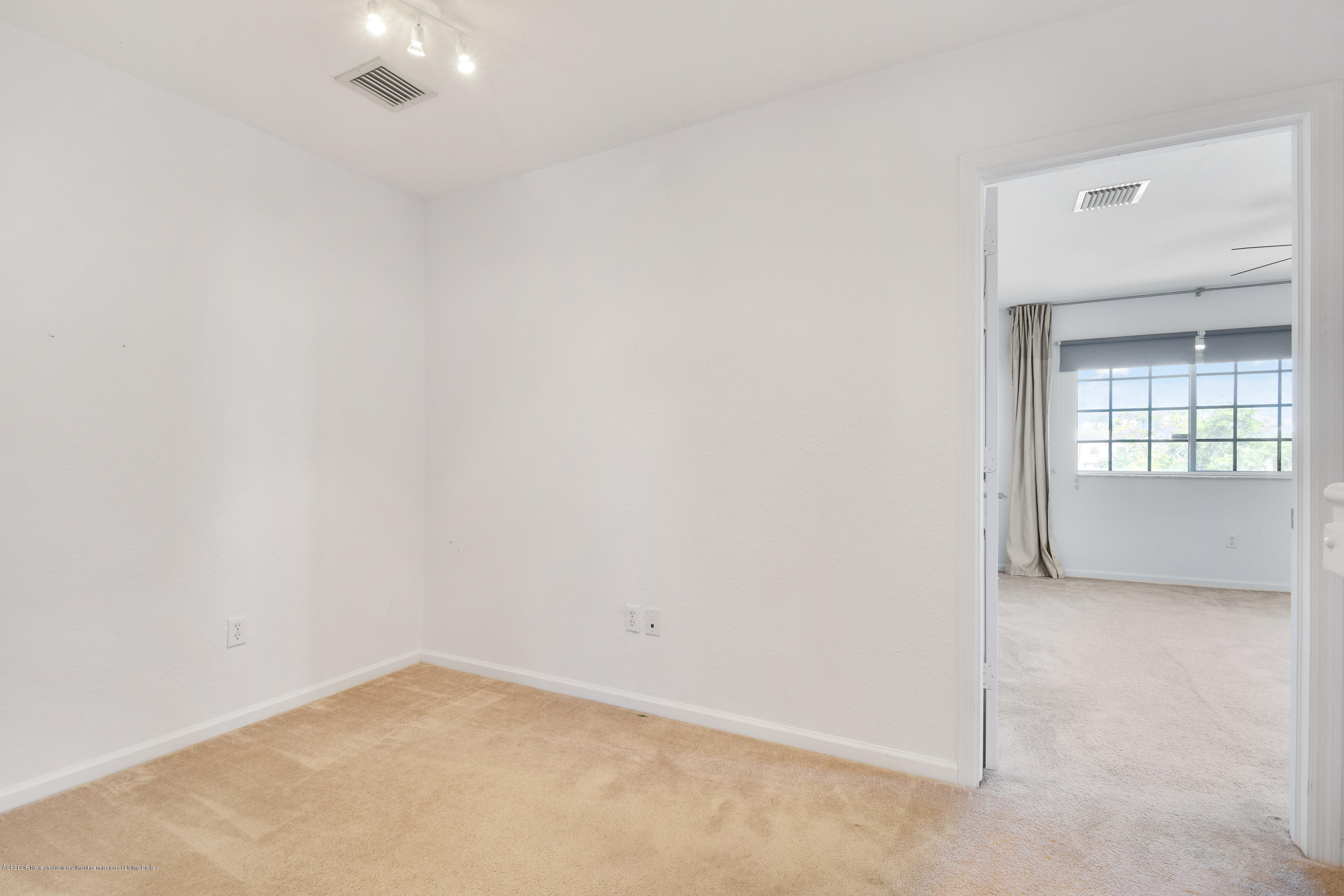 2016 Island Drive, Unit 2016 Riviera Beach, FL 33404 - Photo 32 of 51 DSC_0298