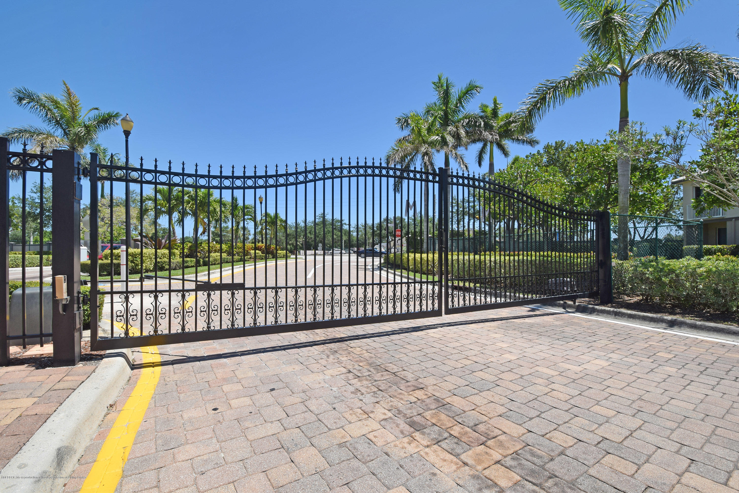 2016 Island Drive, Unit 2016 Riviera Beach, FL 33404 - Photo 50 of 51 DSC_0376