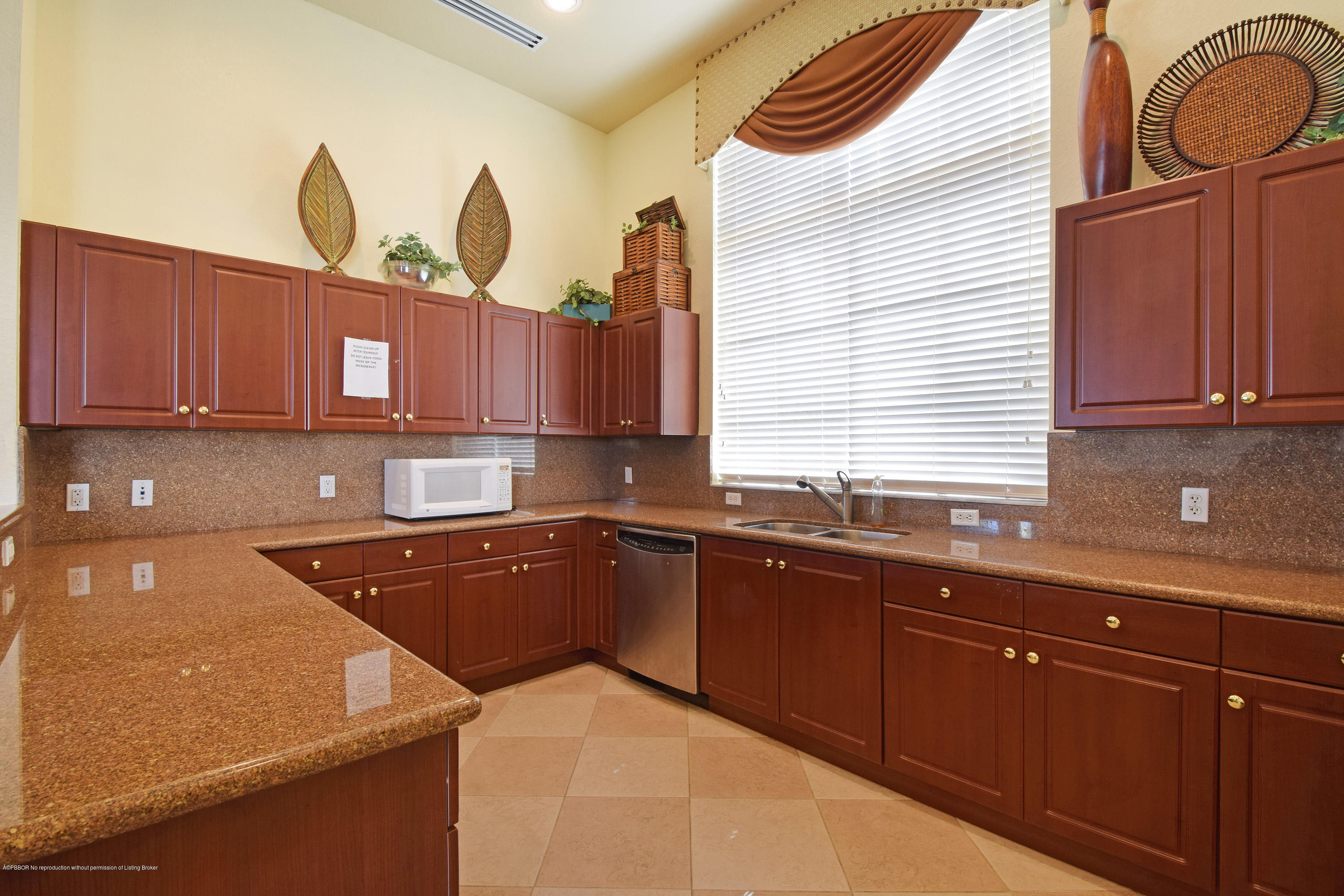 2016 Island Drive, Unit 2016 Riviera Beach, FL 33404 - Photo 9 of 51 DSC_0211