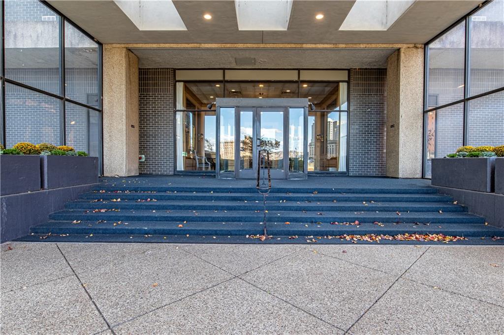 112 Washington Place, Unit 6D Pittsburgh, PA 15219 - Photo 3 of 33