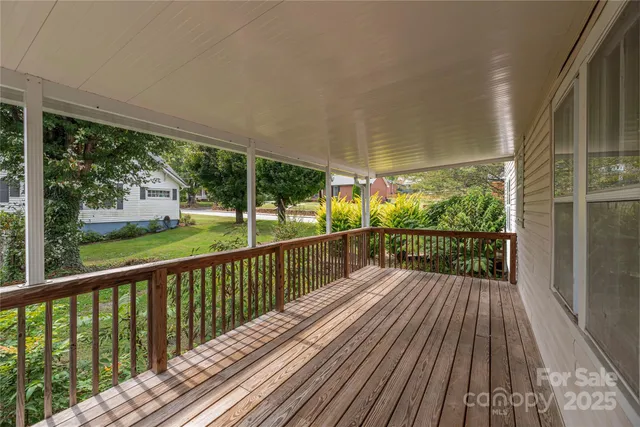 $399,000 | 589 Pisgah Drive, Canton, NC 28716