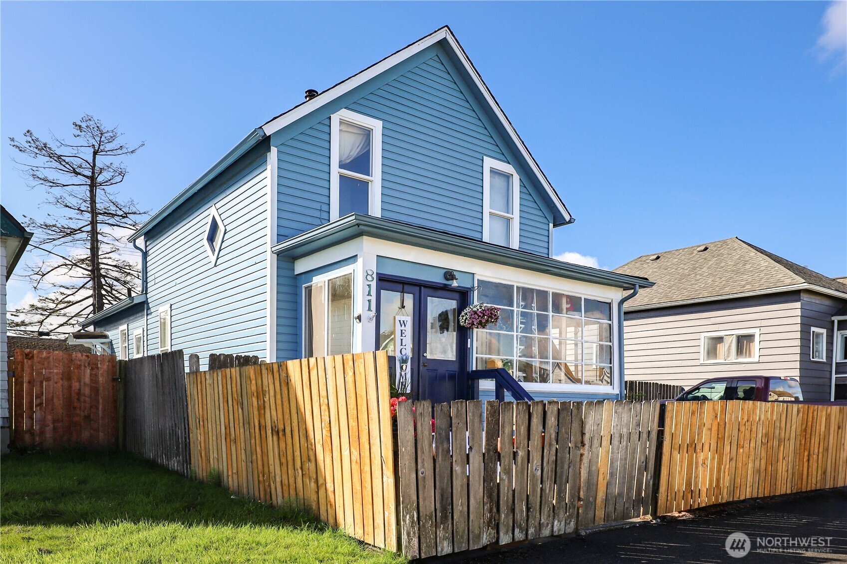 811 West Market Street Aberdeen, WA 98520 - Photo 3 of 35 a front view of a house with a porch