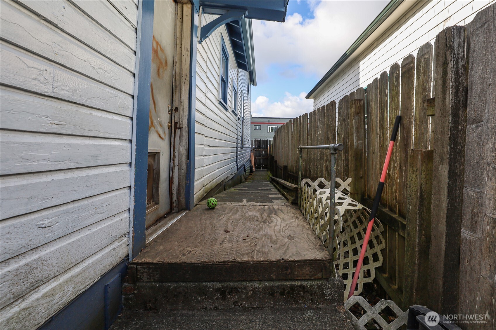 811 West Market Street Aberdeen, WA 98520 - Photo 4 of 35 a view of outdoor space