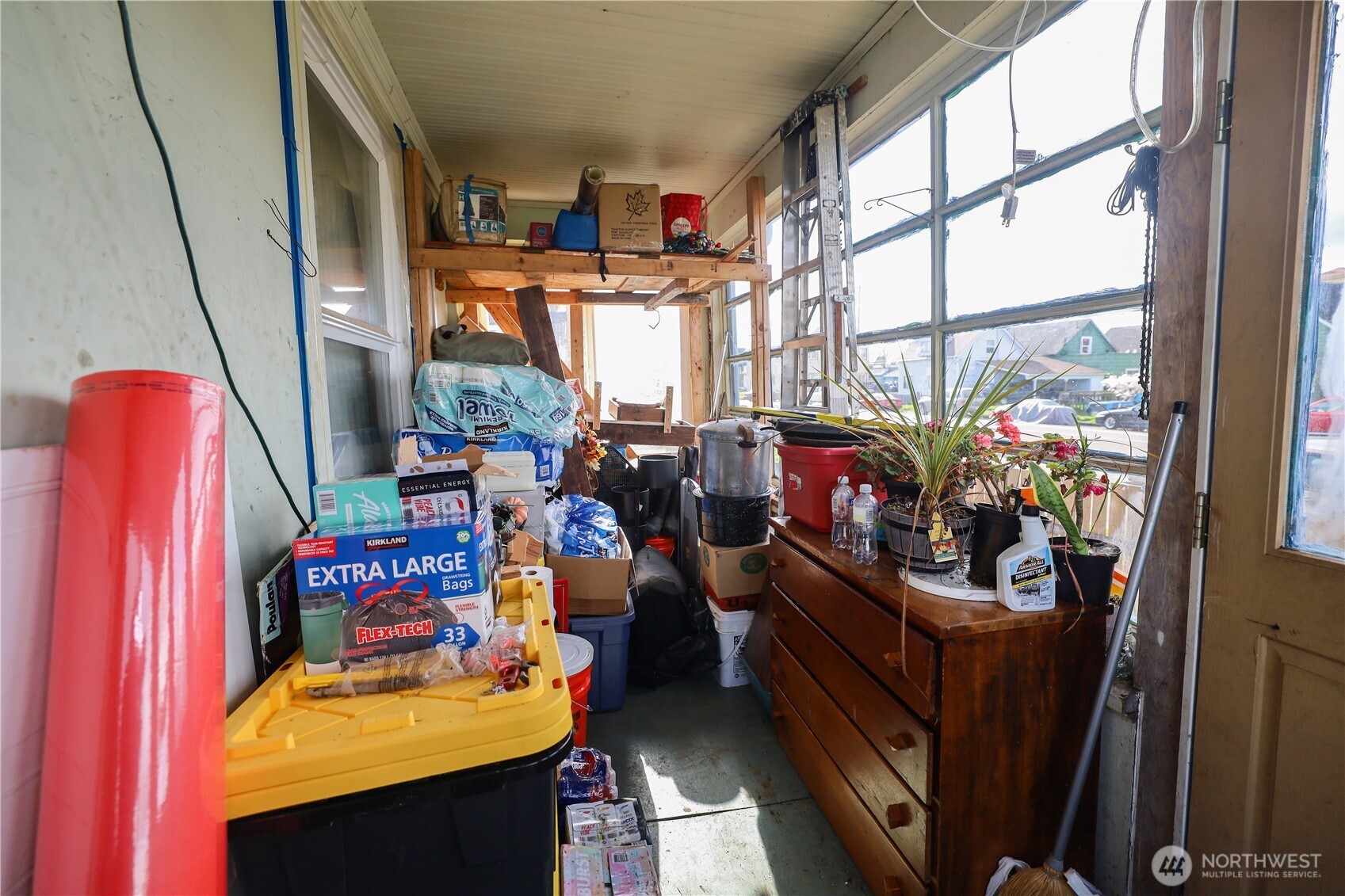 811 West Market Street Aberdeen, WA 98520 - Photo 6 of 35 walk in outdoor space with seating