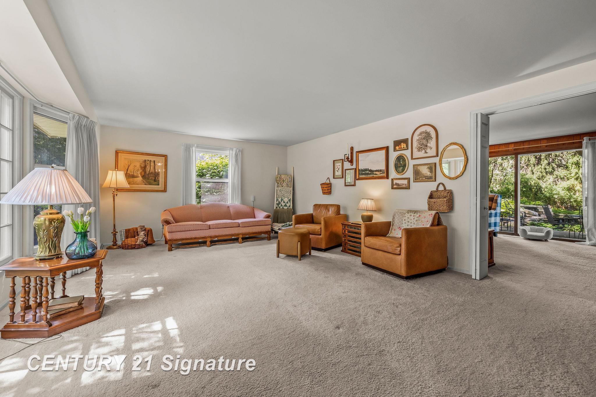 358 Somerset Road Saginaw, MI 48638 - Photo 9 of 46