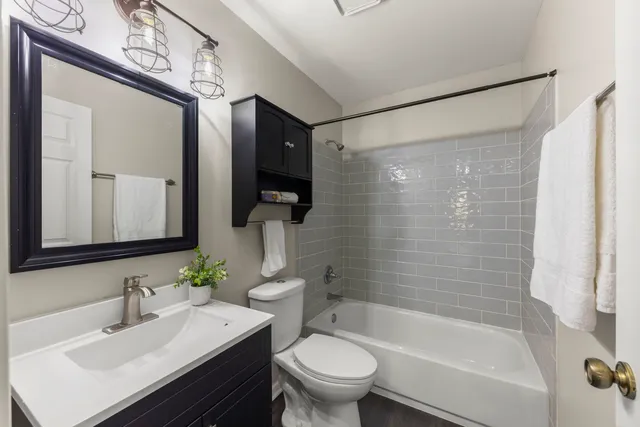 $329,900 | 30-w023 Cedar Court, Unit 23, Warrenville, IL 60555