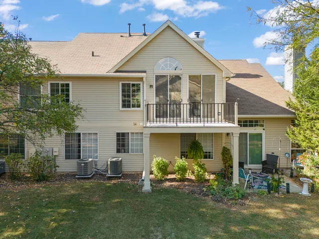 $329,900 | 30-w023 Cedar Court, Unit 23, Warrenville, IL 60555