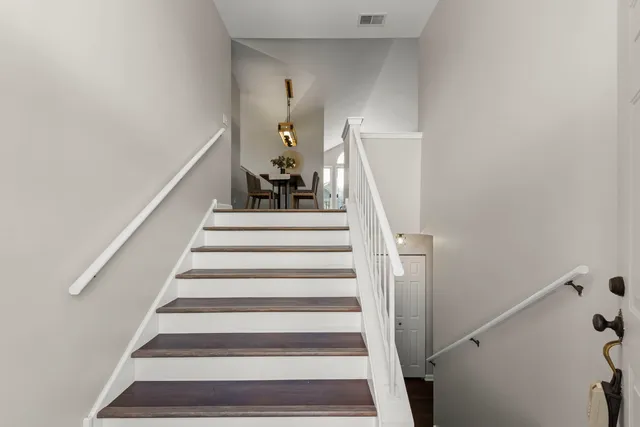 $329,900 | 30-w023 Cedar Court, Unit 23, Warrenville, IL 60555