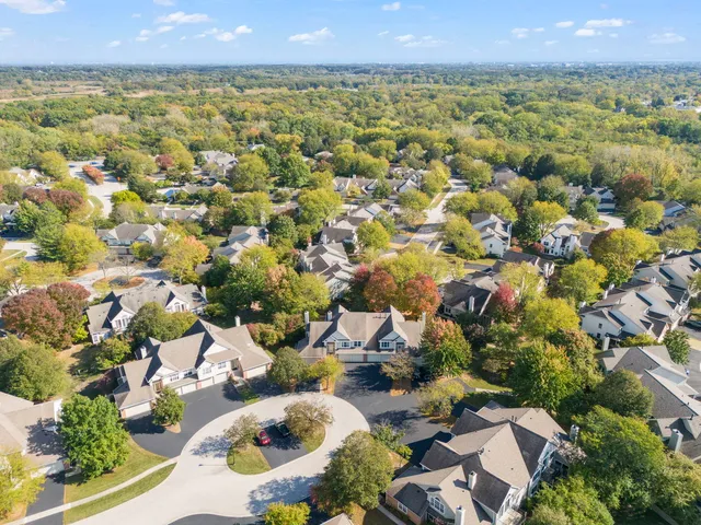 $329,900 | 30-w023 Cedar Court, Unit 23, Warrenville, IL 60555