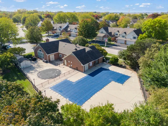 $329,900 | 30-w023 Cedar Court, Unit 23, Warrenville, IL 60555