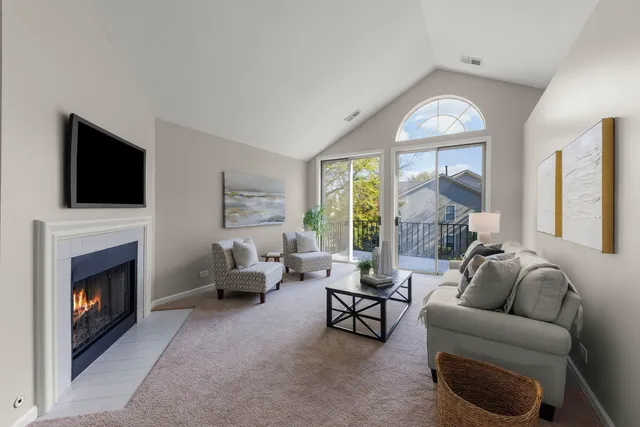 $329,900 | 30-w023 Cedar Court, Unit 23, Warrenville, IL 60555