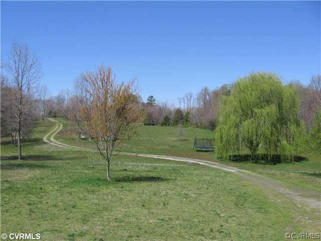 528 Cartersville Road Cumberland, VA 23040 - Photo 12 of 12 View - Winding Driveway