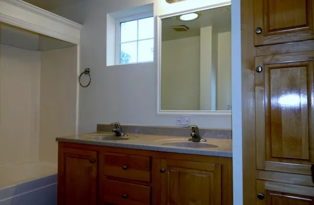 $412,000 | 423 Harriet Lane, West Sacramento, CA 95605