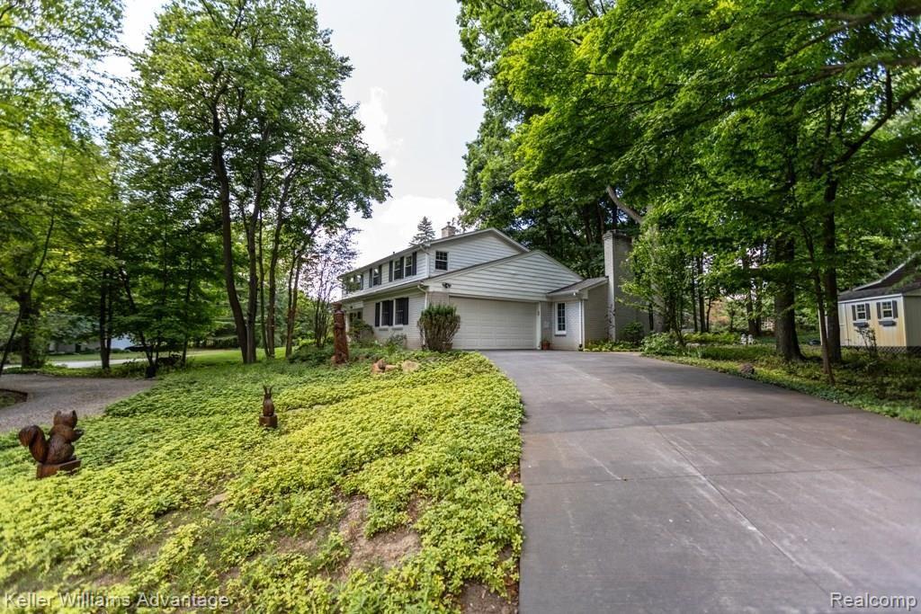 34411 Quaker Valley Road Farmington, MI 48331 - Photo 3 of 38 010A0279.jpg