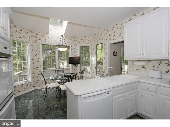 800 Croton Road Wayne, PA 19087 - Photo 6 of 19 Kitchen