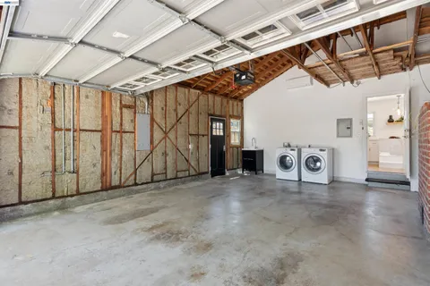 $835,000 | 15915 Via Toledo, San Lorenzo, CA 94580