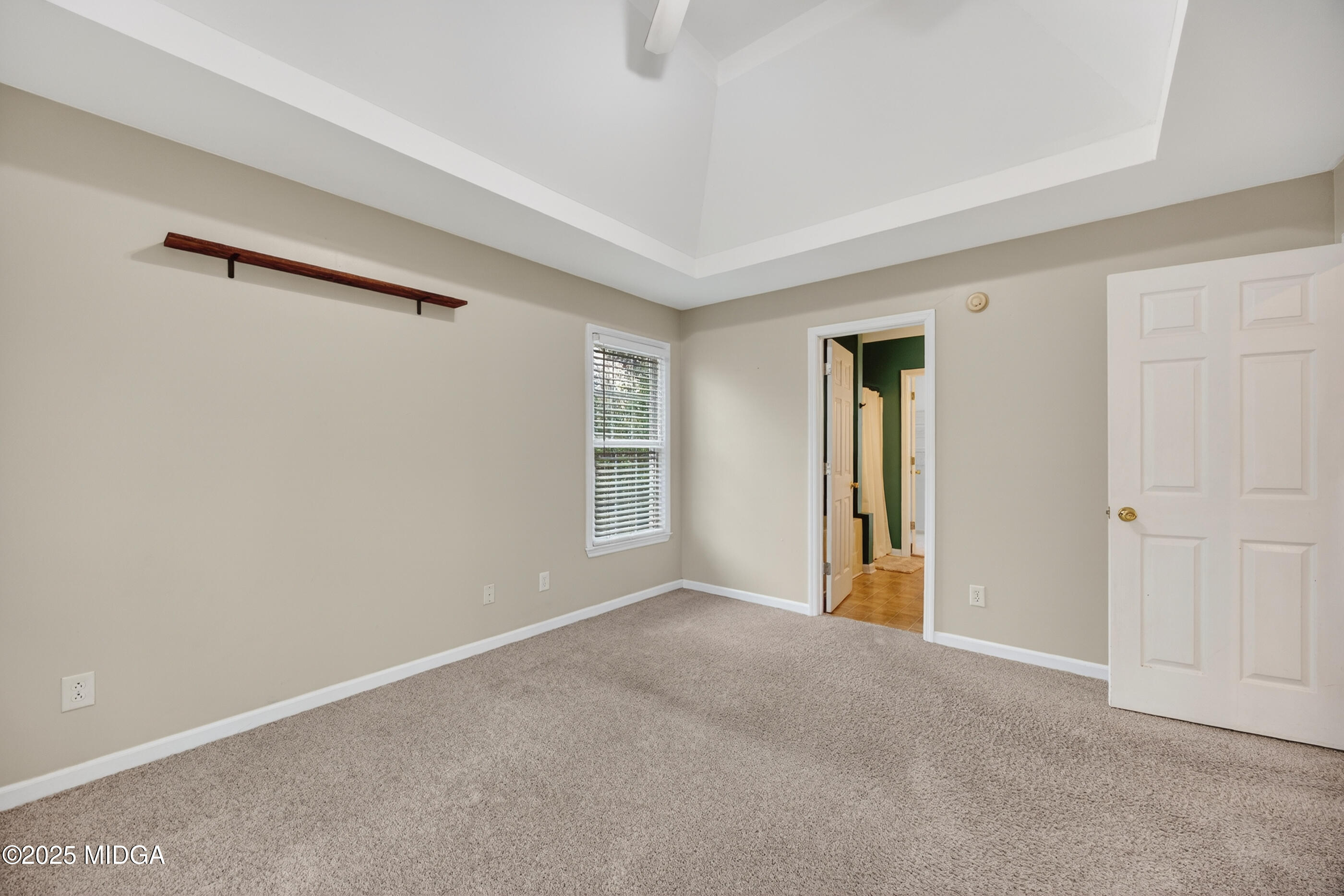 199 Springfield Boulevard Macon, GA 31210 - Photo 26 of 44 a view of an empty room with a window