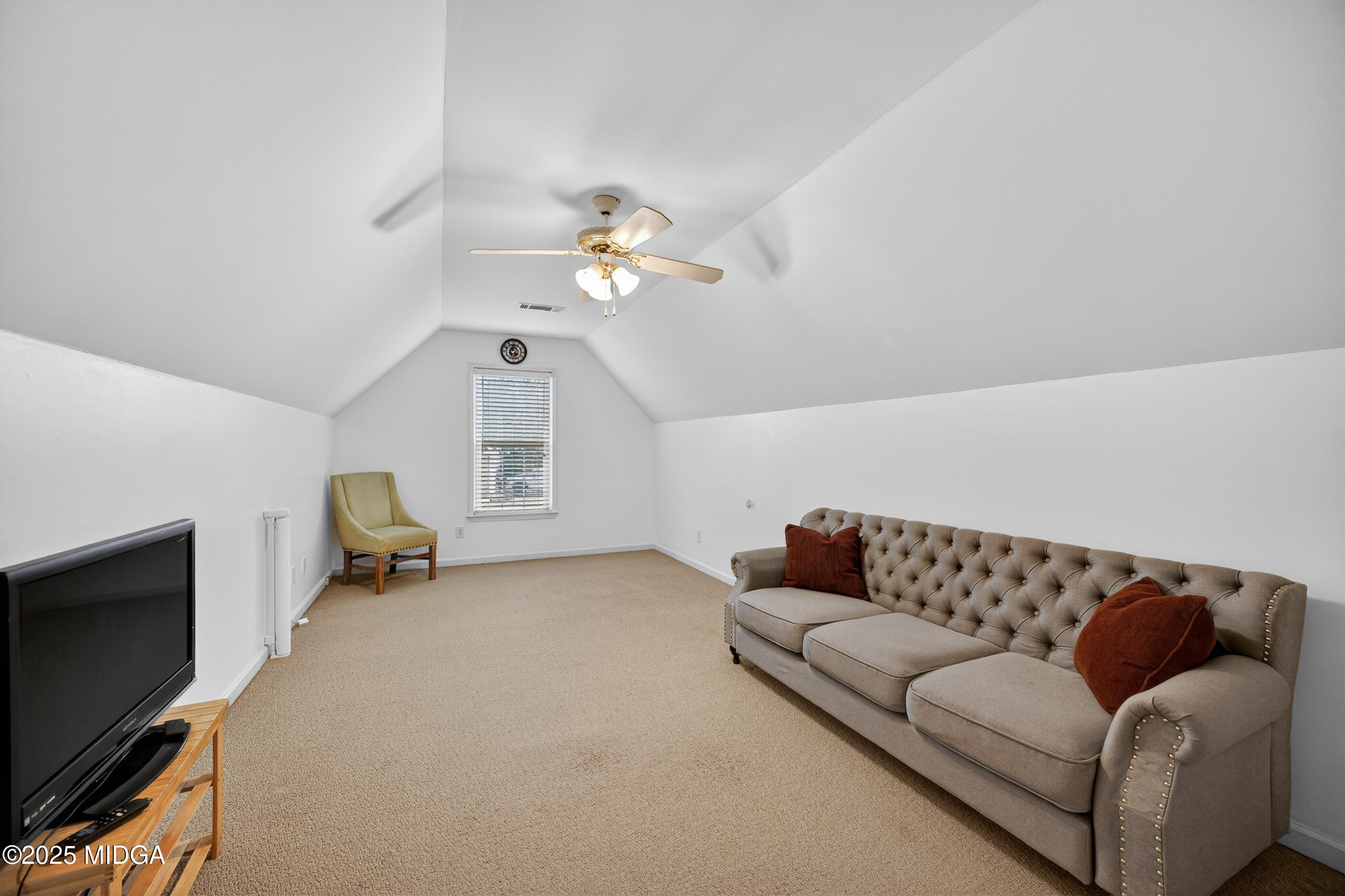 199 Springfield Boulevard Macon, GA 31210 - Photo 31 of 44 a living room with furniture