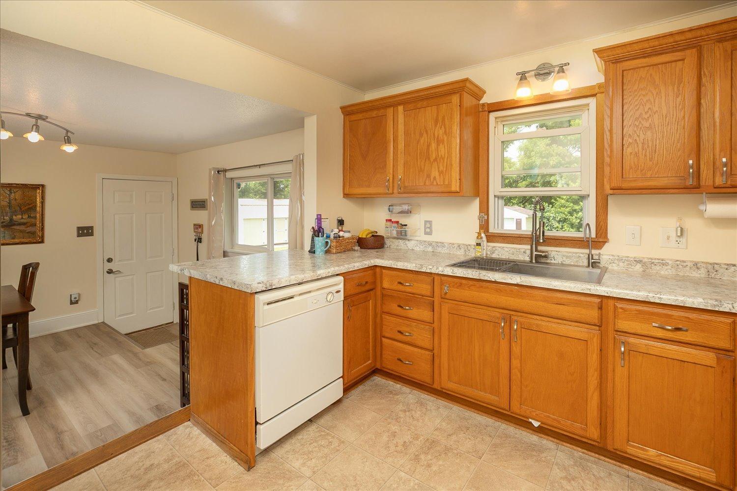 1305 25th Street Southeast Rochester, MN 55904 - Photo 15 of 44