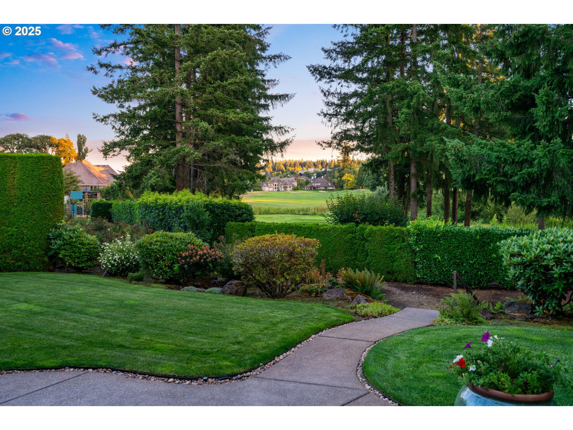 3110 Northwest Lacamas Drive Camas, WA 98607 - Photo 38 of 48 a view of a garden with trees
