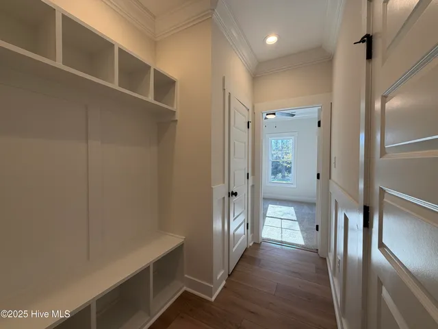 $634,900 | 302 East Ivybridge Drive, Hubert, NC 28539