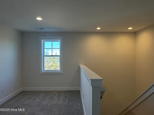 $634,900 | 302 East Ivybridge Drive, Hubert, NC 28539