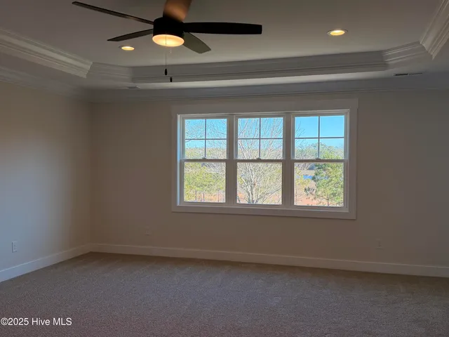 $634,900 | 302 East Ivybridge Drive, Hubert, NC 28539