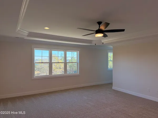 $624,900 | 302 East Ivybridge Drive, Hubert, NC 28539