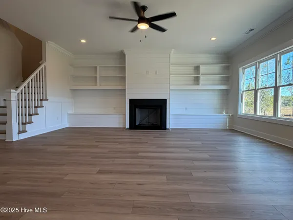 $624,900 | 302 East Ivybridge Drive, Hubert, NC 28539