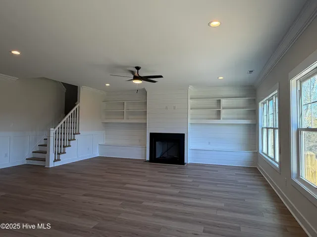 $634,900 | 302 East Ivybridge Drive, Hubert, NC 28539