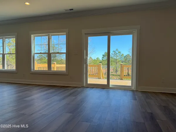 $624,900 | 302 East Ivybridge Drive, Hubert, NC 28539