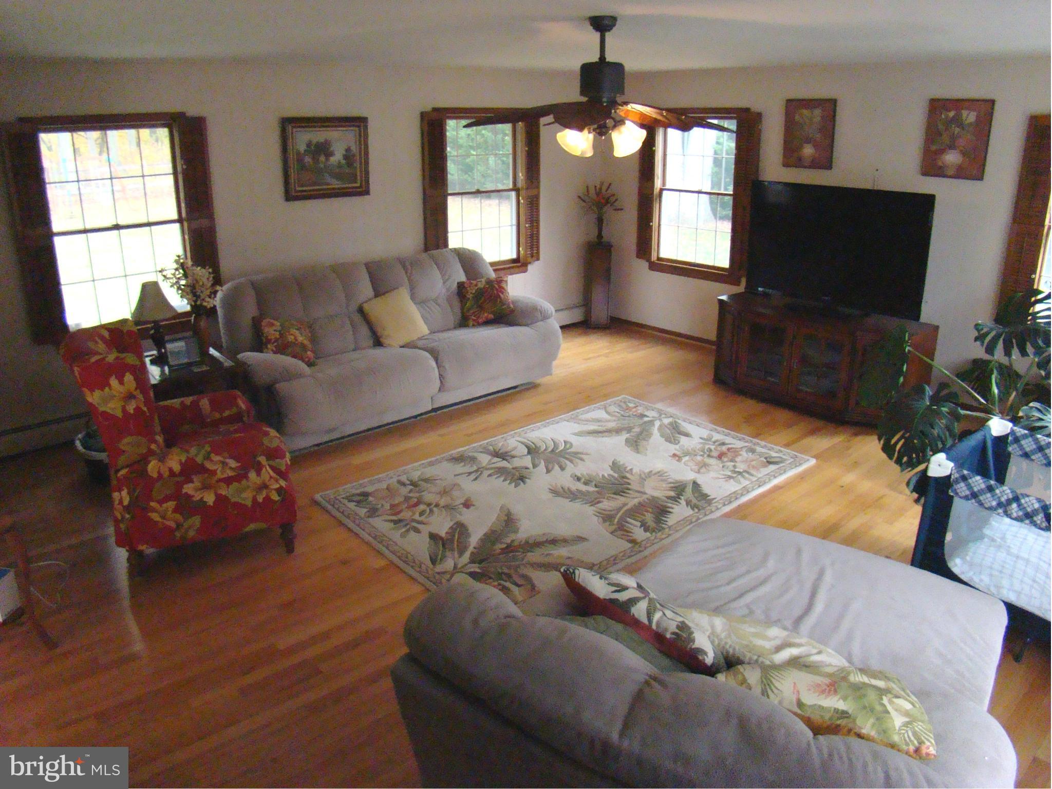 5595 Sixes Road Prince Frederick, MD 20678 - Photo 10 of 30 Family Room