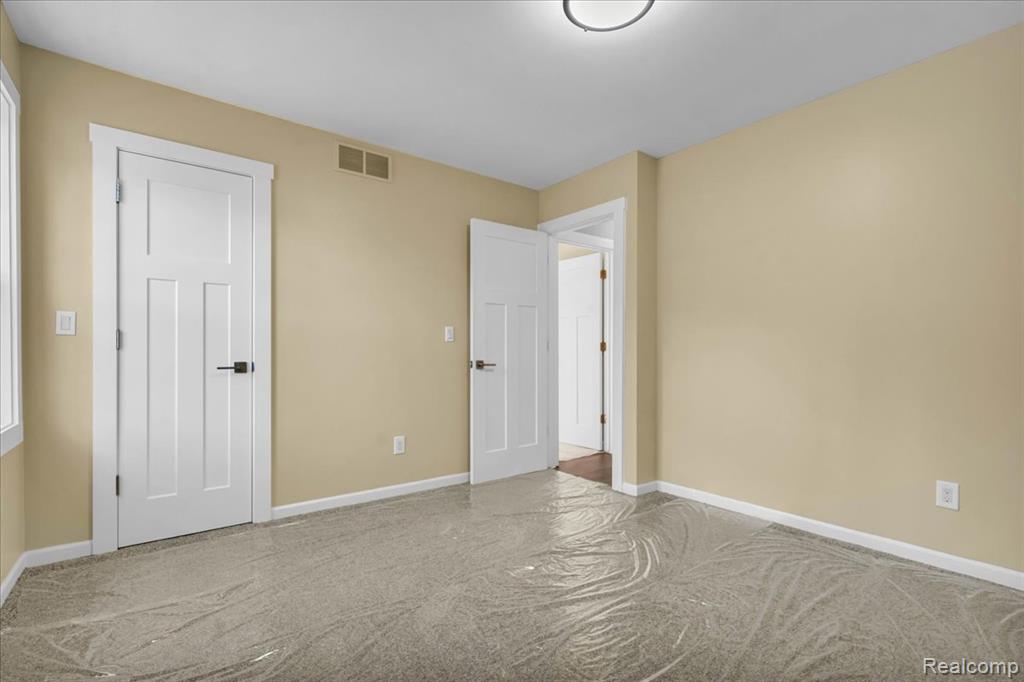 10557 Skeman Road Brighton, MI 48114 - Photo 12 of 27 Gallery Image 12