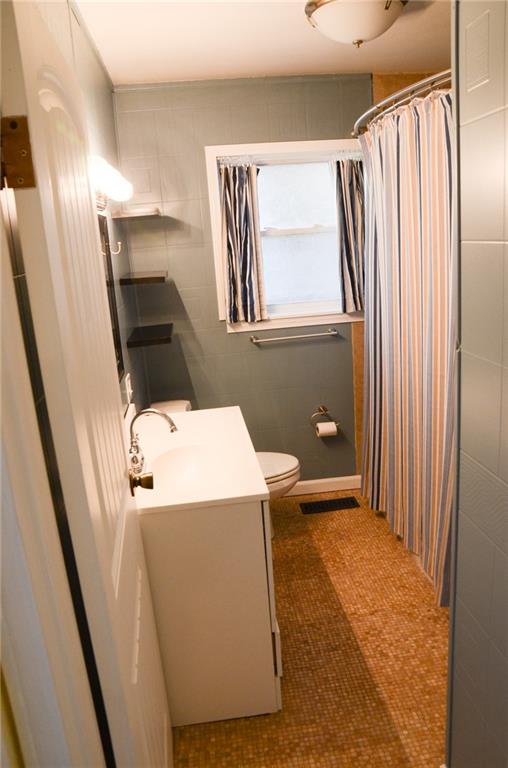 121 Shenango Road New Castle, PA 16105 - Photo 19 of 25 Gallery Image 19