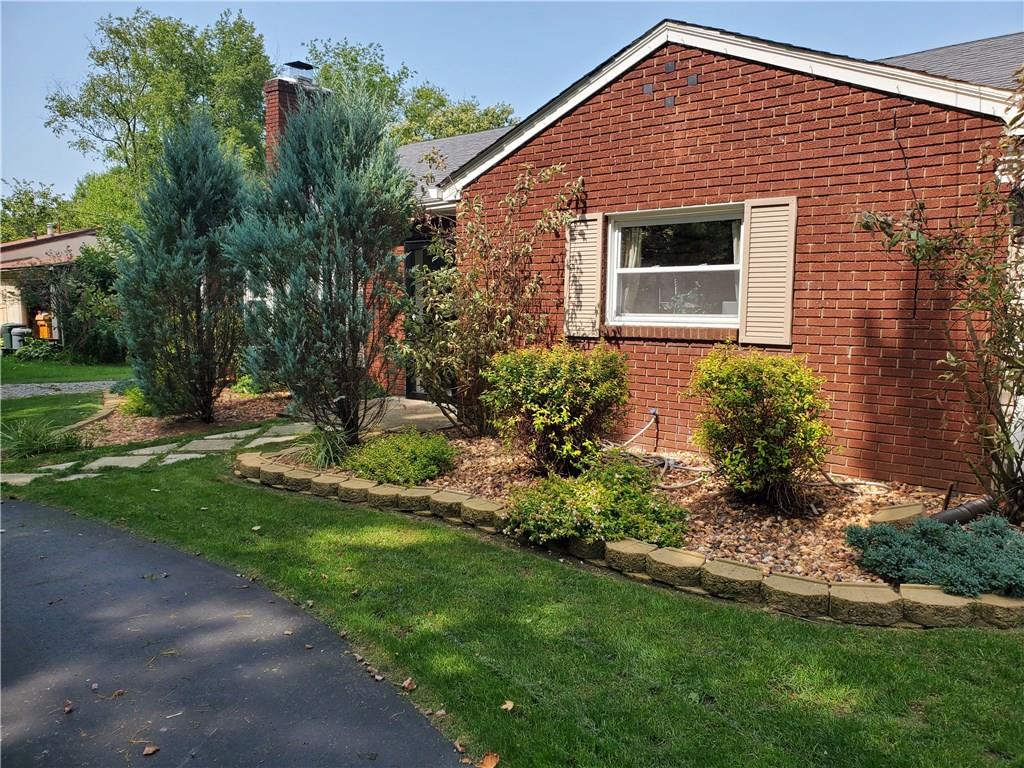 121 Shenango Road New Castle, PA 16105 - Photo 4 of 25 Gallery Image 4