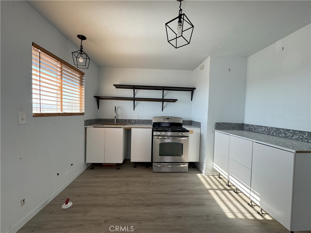 1320 Jacks Ranch Road Ridgecrest, CA 93555 - Photo 11 of 22 Kitchen /dining