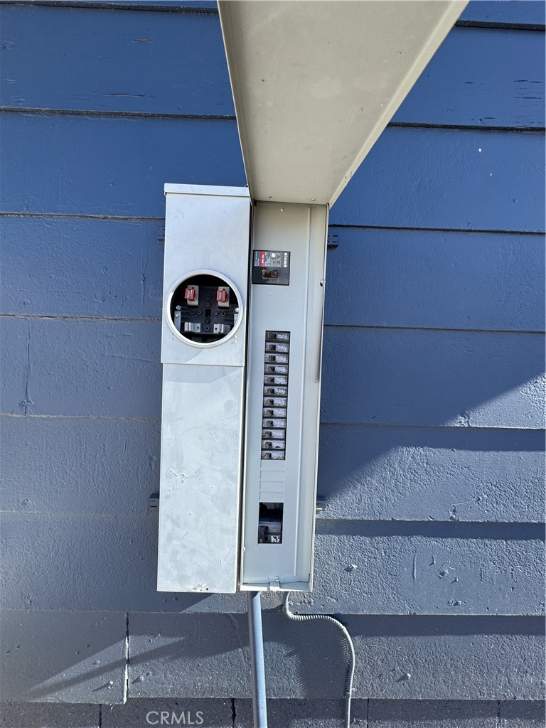 1320 Jacks Ranch Road Ridgecrest, CA 93555 - Photo 16 of 22 Set up for Solar/genator/city