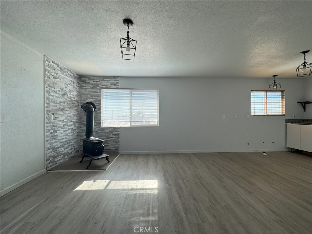 1320 Jacks Ranch Road Ridgecrest, CA 93555 - Photo 10 of 22 Living Room area