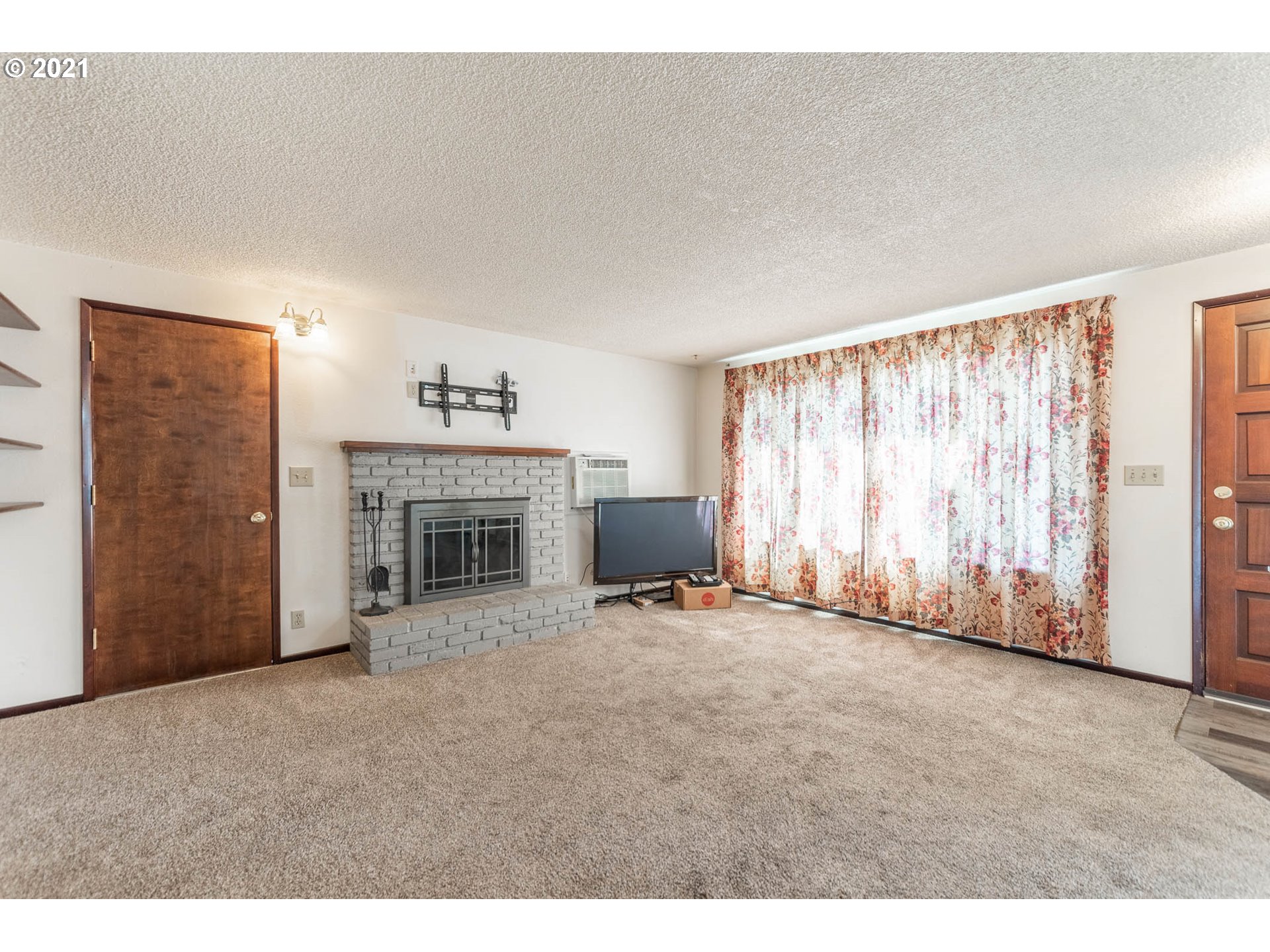 2410 Dornoch Street Springfield, OR 97477 - Photo 11 of 25 Gallery Image 11