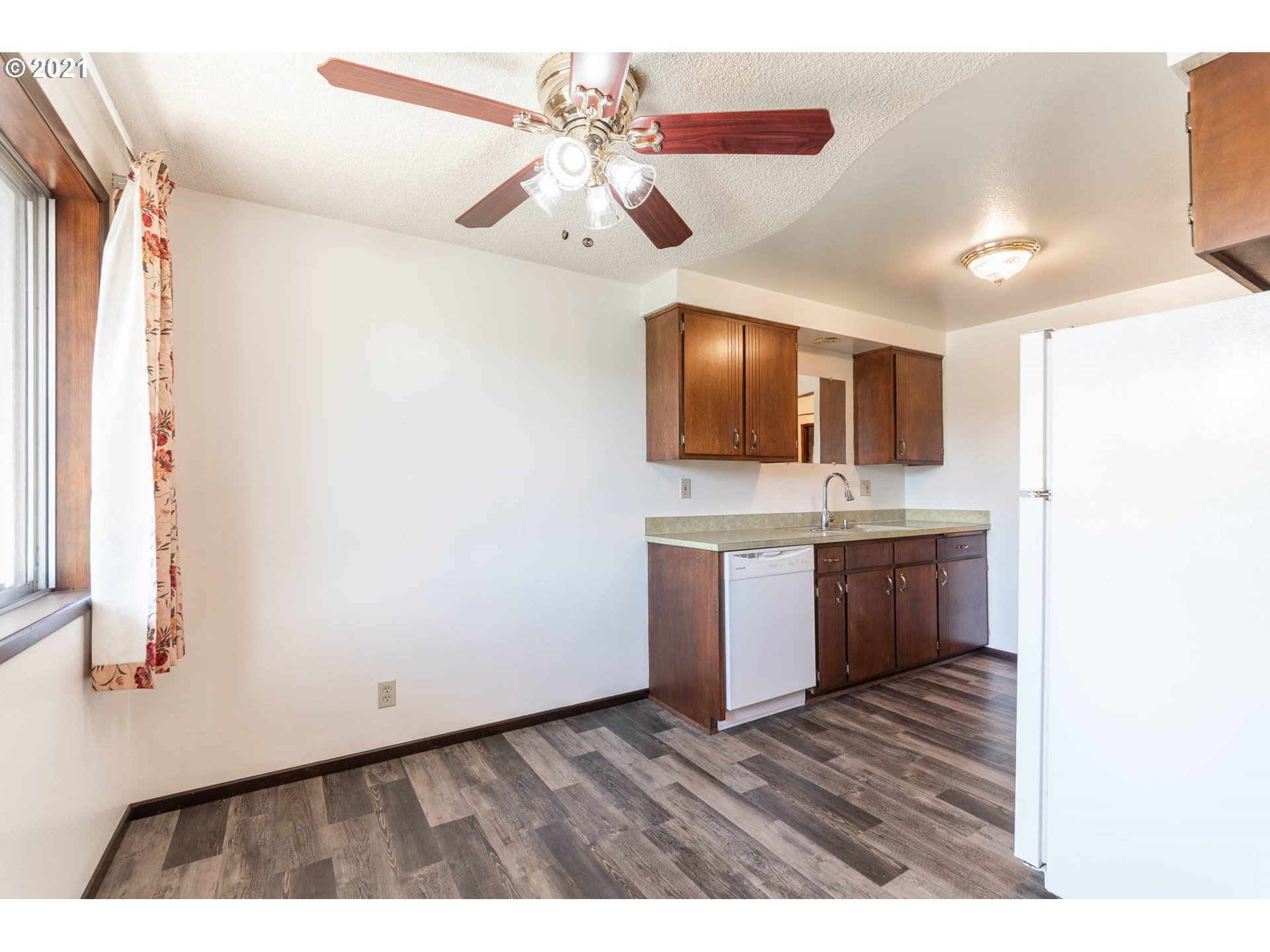 2410 Dornoch Street Springfield, OR 97477 - Photo 13 of 25 Gallery Image 13