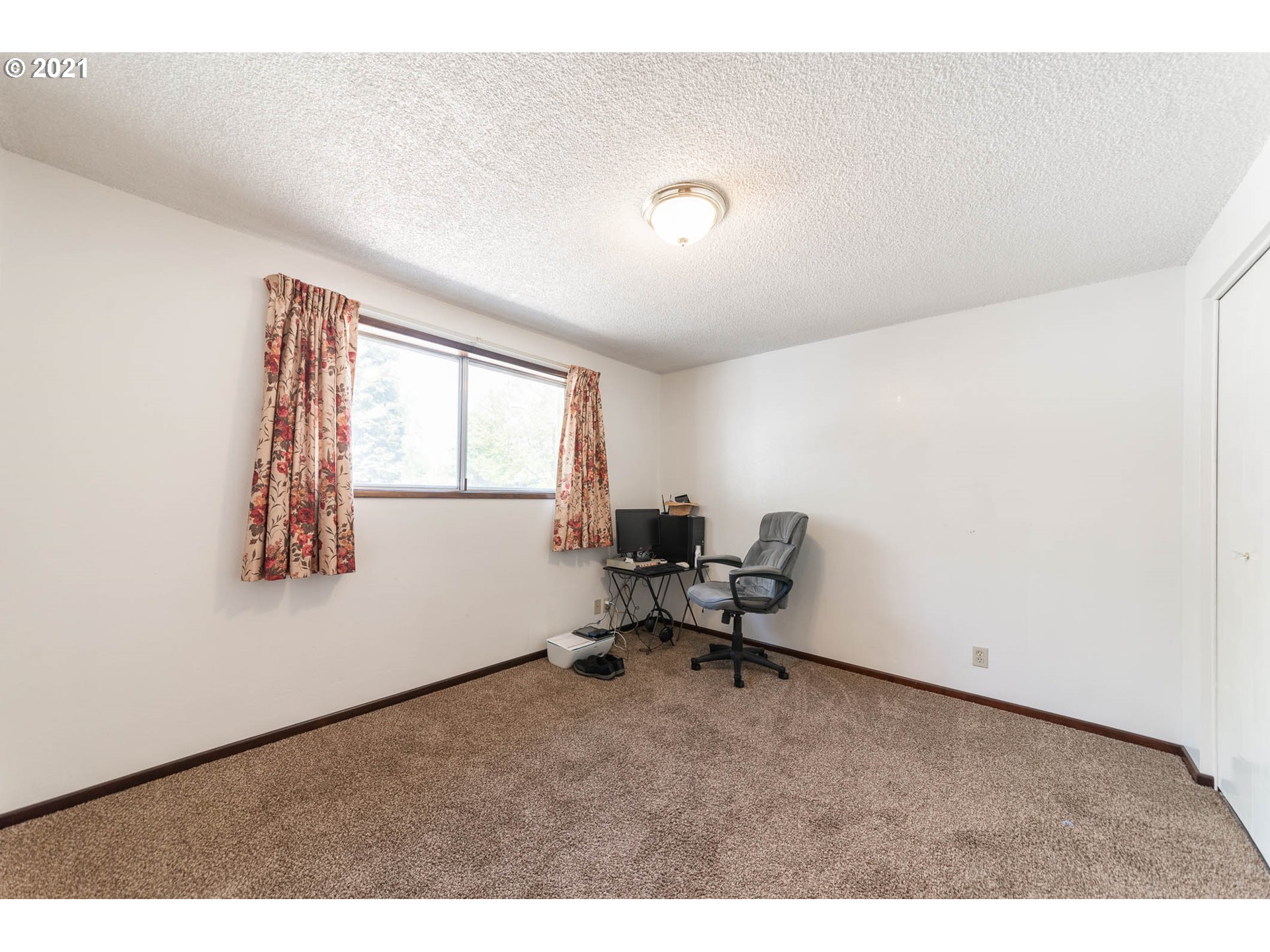 2410 Dornoch Street Springfield, OR 97477 - Photo 21 of 25 Gallery Image 21
