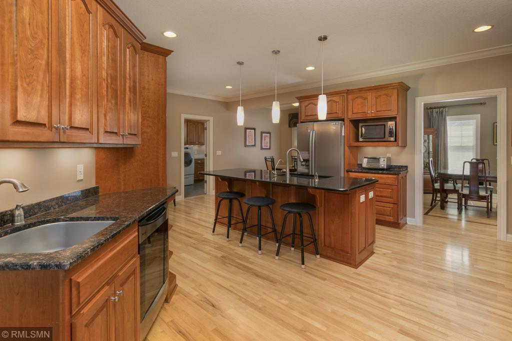 1027 Wicklow Lane Southwest Rochester, MN 55902 - Photo 14 of 51