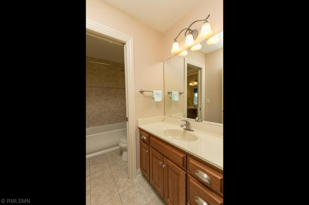 1027 Wicklow Lane Southwest Rochester, MN 55902 - Photo 27 of 51